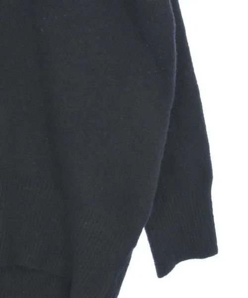 LB.04 Sweaters